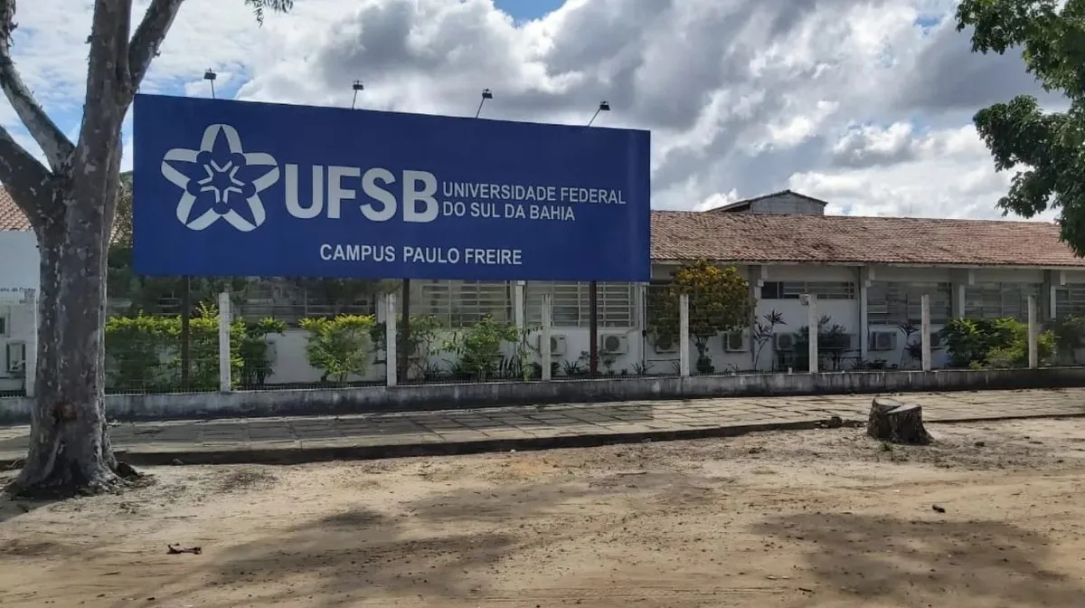 UFSB abre vagas para professores com salário acima de R$ 14 mil