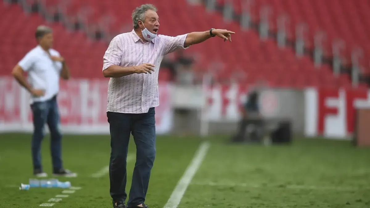Abel Braga em sua última passagem pelo Internacional, na temporada 2020