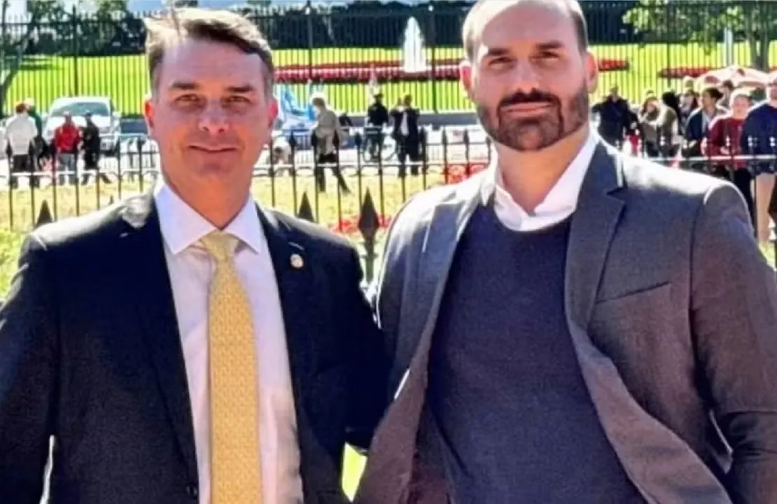 Flávio e Eduardo estão no exterior angariando apoio internacional.