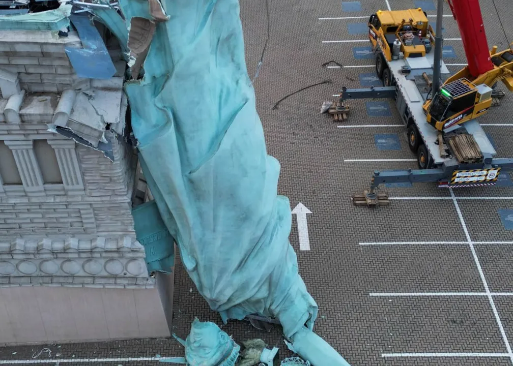 Estátua da Havan desabou em Guaíba durante vendaval