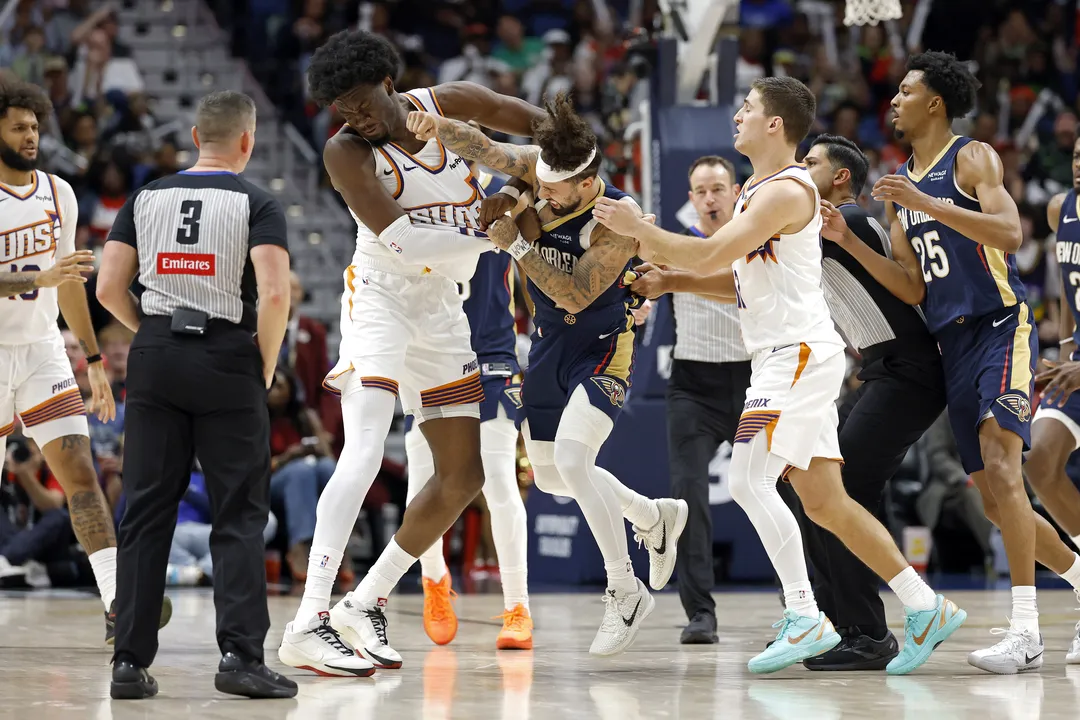 Briga em Pelicans x Suns termina com expulsões na NBA