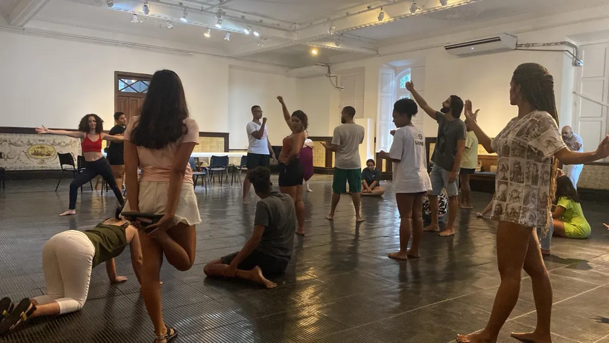 Oficinas Vila Verão 2026 transforma janeiro em laboratório vivo de teatro e dança