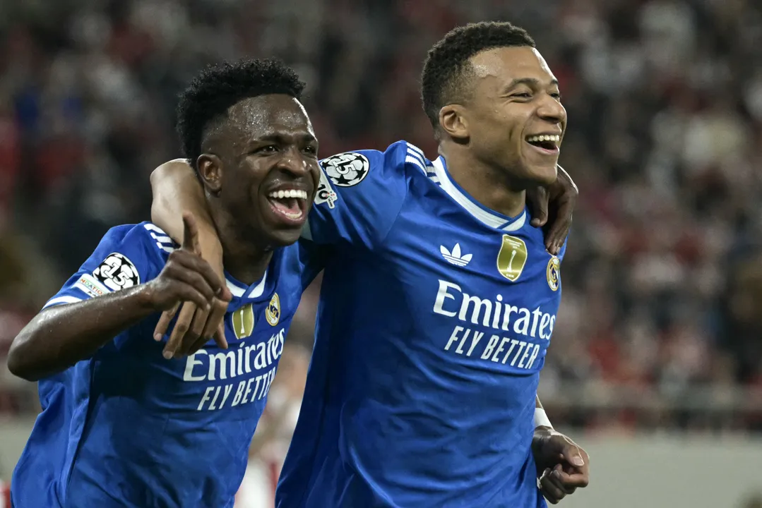 Mbappé rasga elogios a atuação de Vini Jr. na Champions League