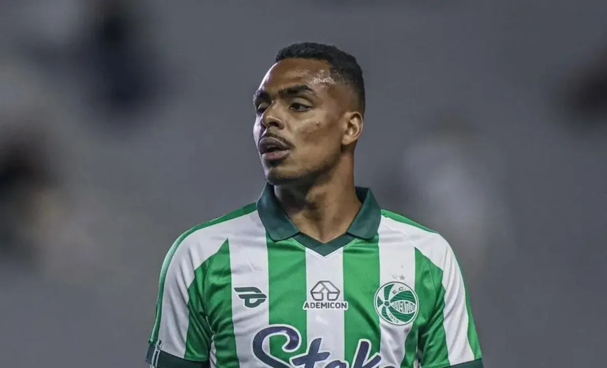 Imagem ilustrativa da imagem Vitória anuncia contratação de volante como primeiro reforço para 2026