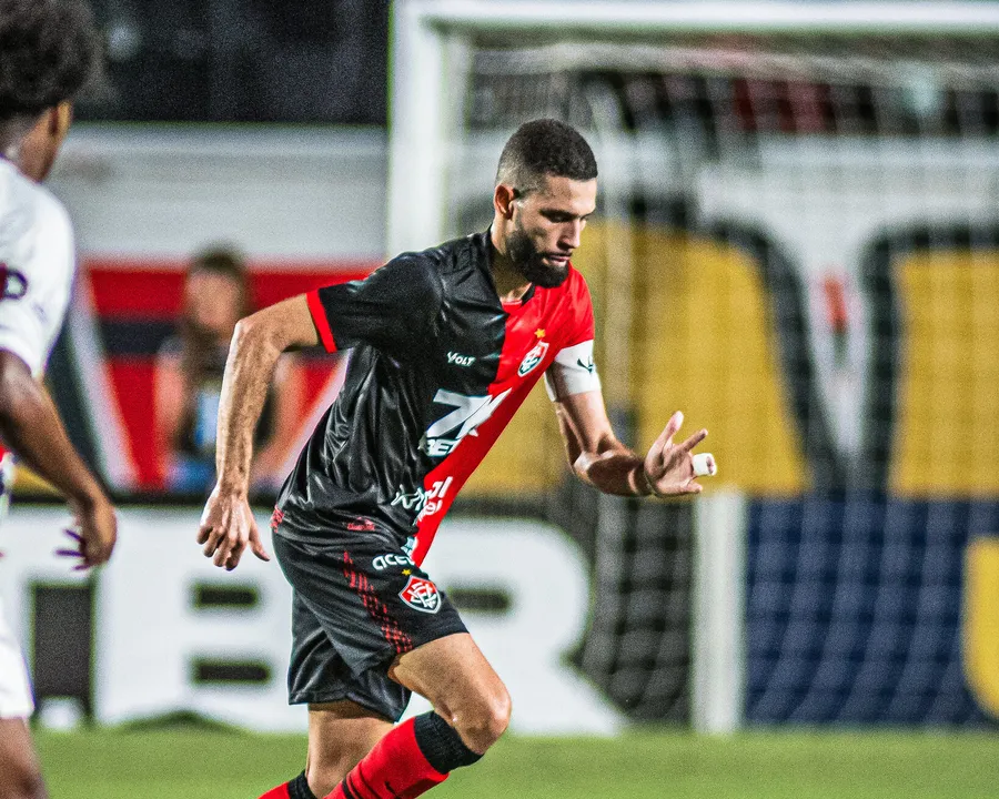 Wagner Leonardo em seu último jogo pelo Vitória