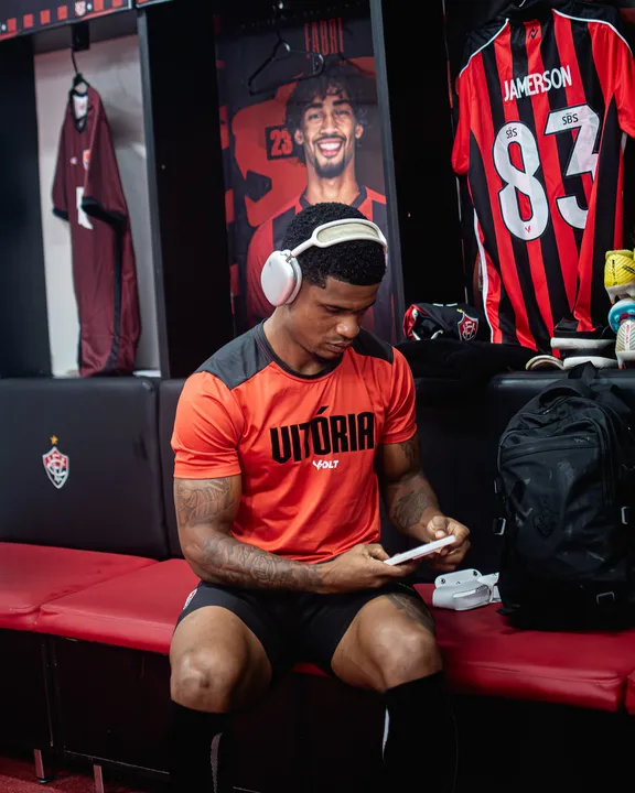 Imagem ilustrativa da imagem Vitória encaminha renovação com lateral-esquerdo para 2026