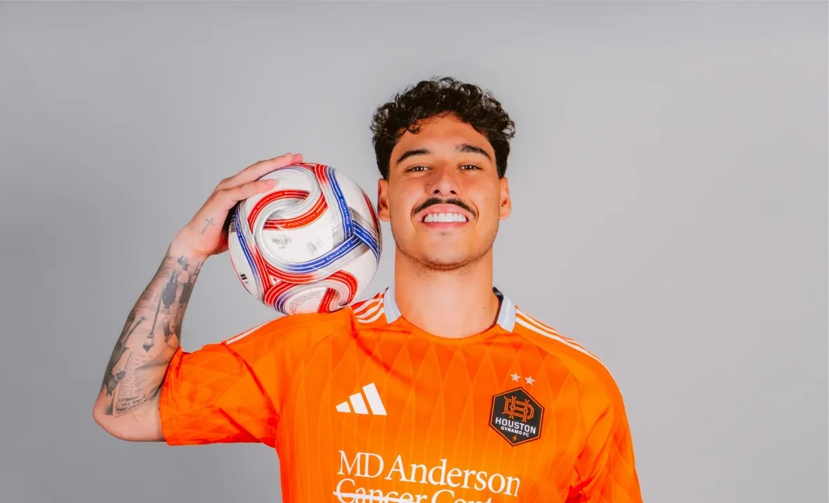 Imagem ilustrativa da imagem Vitória fatura com transferência de Lucas Halter para MLS; saiba valor