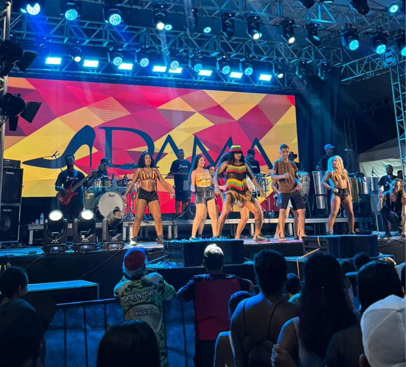 A Dama durante apresentação no Carnaval de Santo Antônio de Leverger