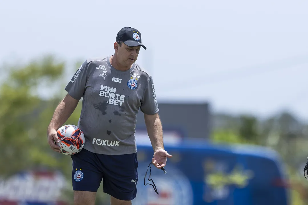 Regularizado, reforço do Bahia treina e pode estrear no Baianão