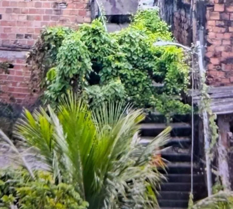 Imagem ilustrativa da imagem Adolescente é executado a tiros em escadaria no Subúrbio de Salvador