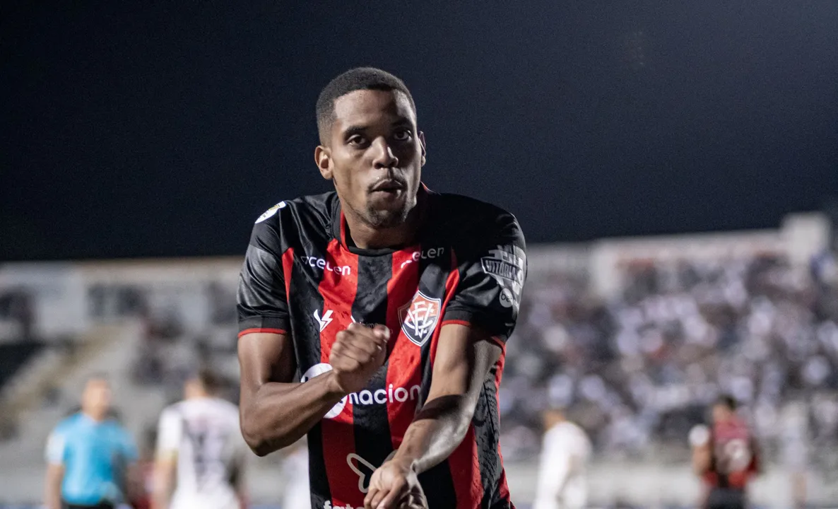 Imagem ilustrativa da imagem Amuleto? Ex-Vitória tenta o 4º acesso seguido à Série A por novo clube