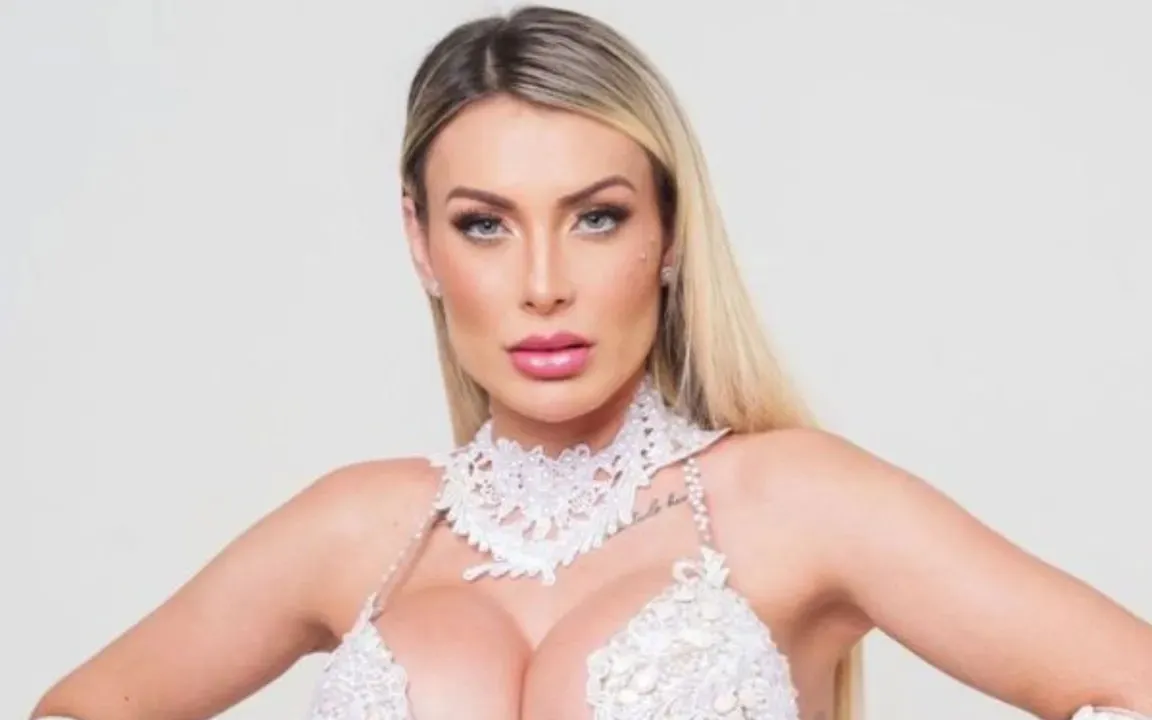 Criadora de contéudo adulto confirmou casamento nas redes sociais