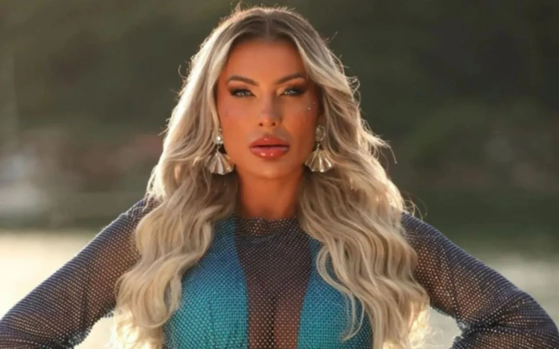 A famosa está impedida de entrar no país