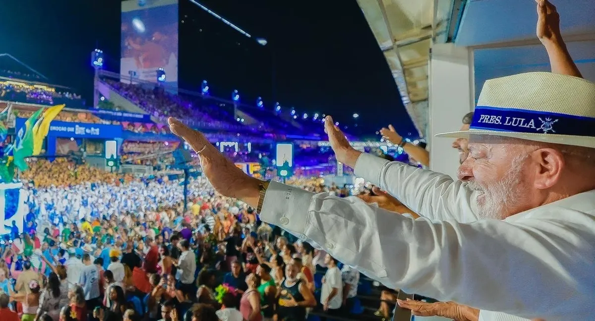 Lula acompanhou desfile na Sapucaí.