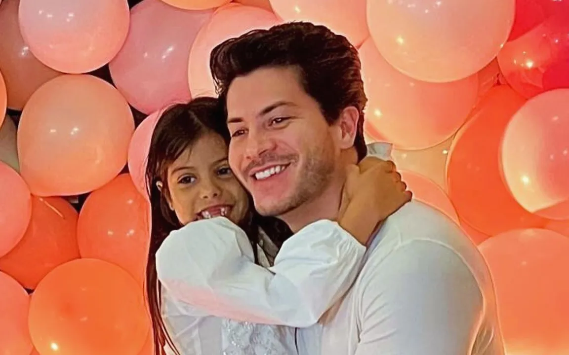 Sophia é filha de Arthur e Maíra