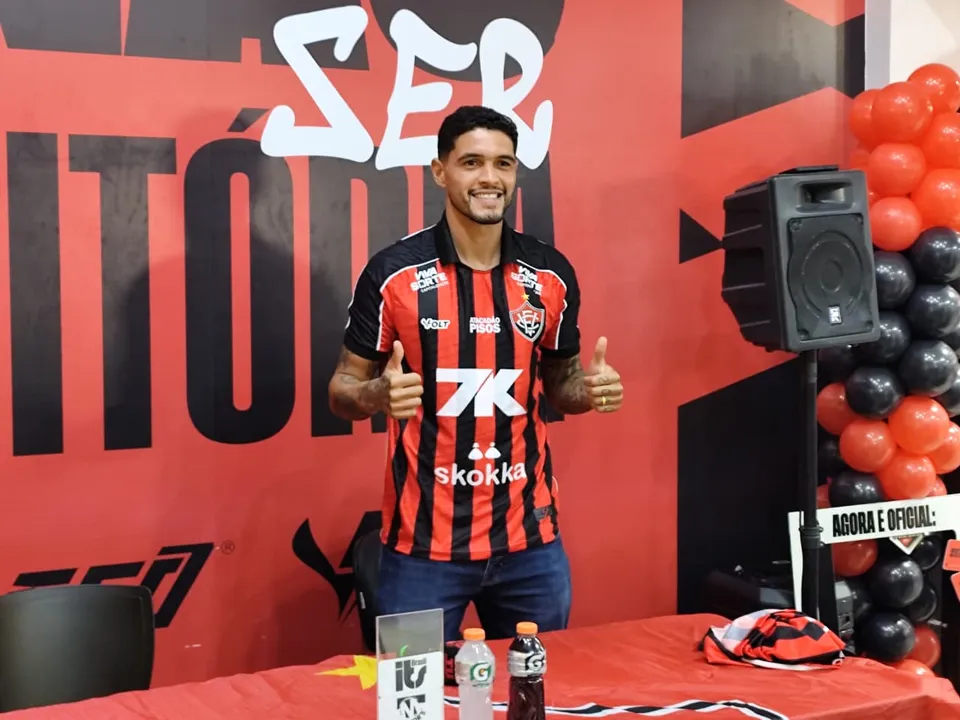 Jogador foi apresentado nesta quarta-feira, 14