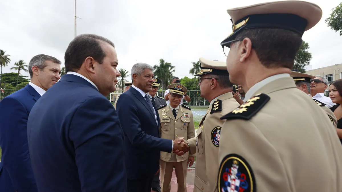 Governador Jerônimo Rodrigues (PT) e as forças de segurança