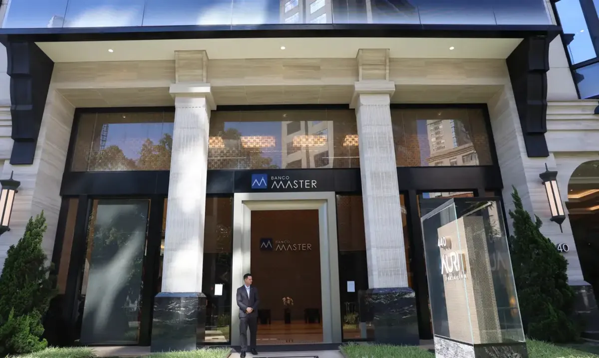 Fachada do Banco Master