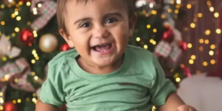 Bebê foi encontrado boiando dentro da piscina