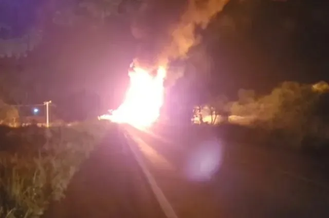 Veículo transportava cerca de 20 mil litros de combustível