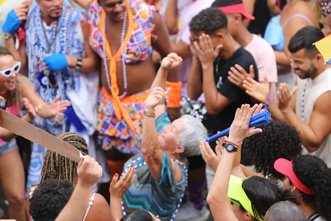 É possível aproveitar a folia com só R$ 100 no bolso