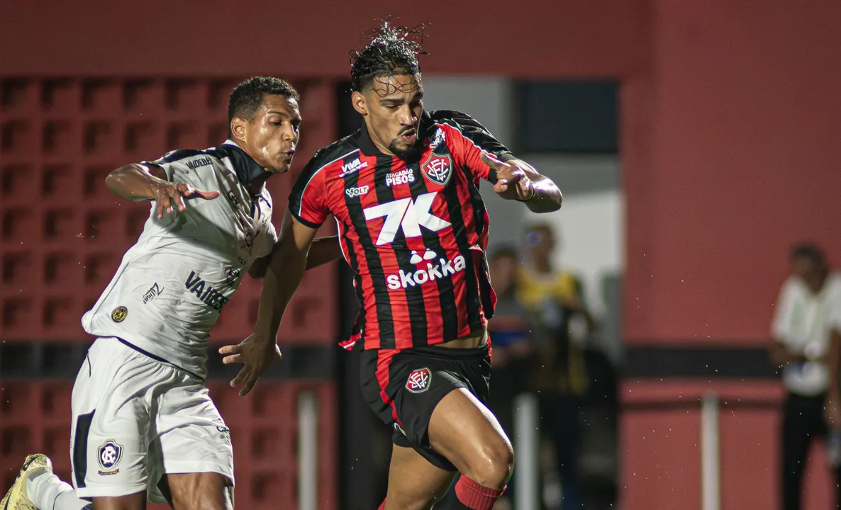 Imagem ilustrativa da imagem CBF divulga áudio do VAR de lance polêmico de Vitória x Remo; assista