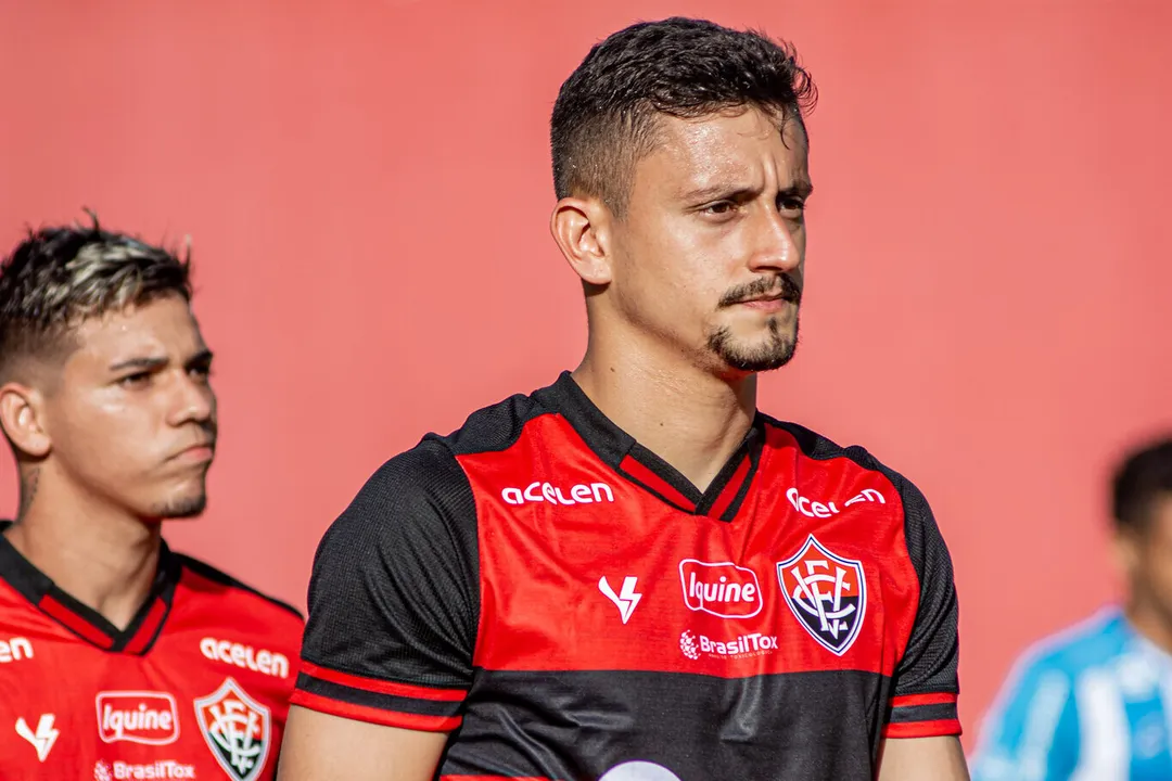 Sánchez pelo Vitória