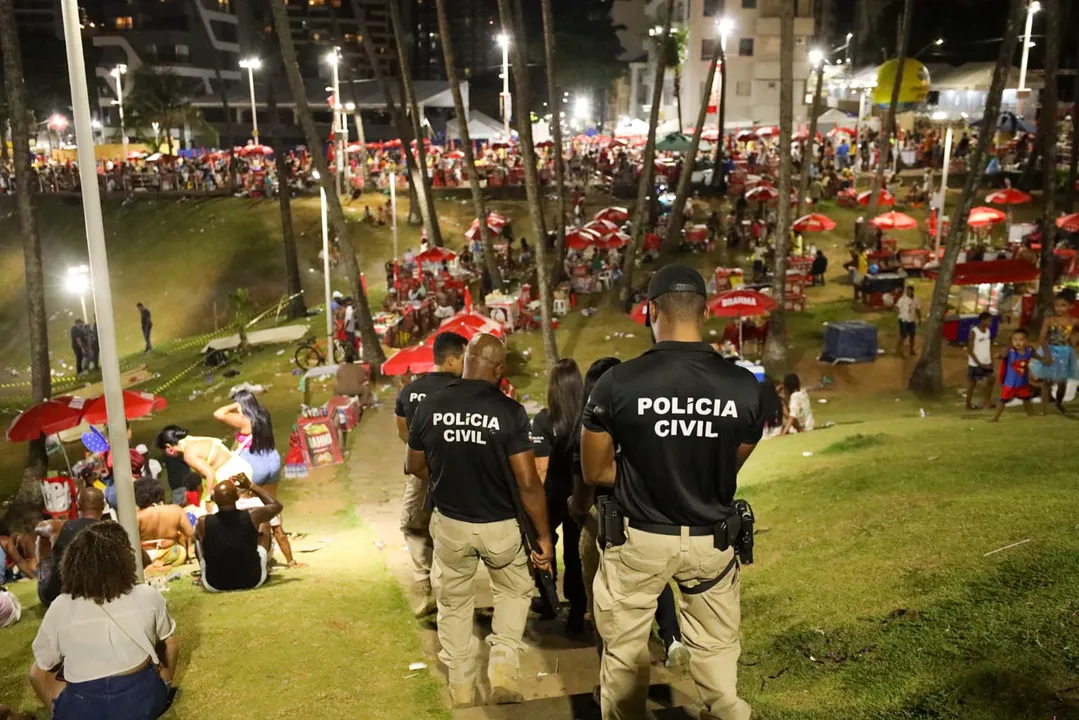 Agentes da Polícia Civil presentes na região da Barra durante o Carnaval