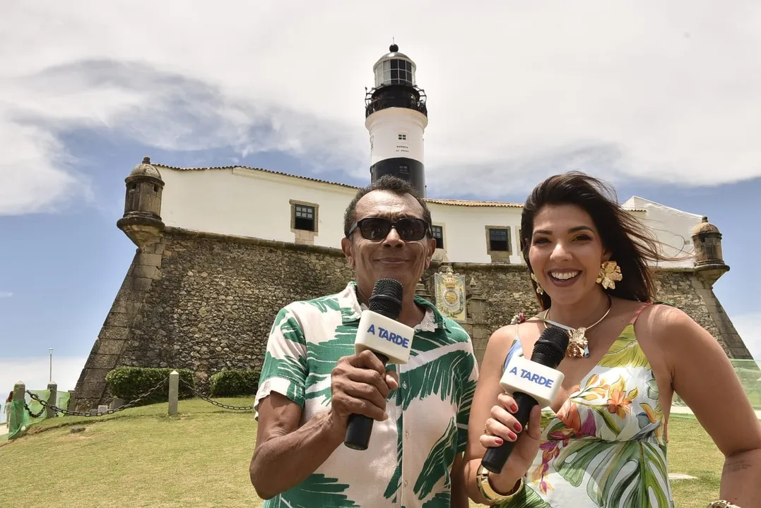 Jornalistas Osmar Martins, o Marrom, e Silvana Freire, que vão comandar a transmissão da folia