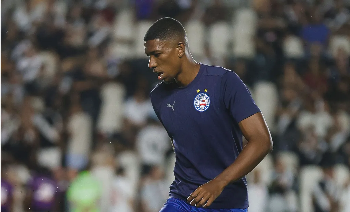 Imagem ilustrativa da imagem Contra o Vasco, zagueiro é substituído com dores e preocupa o Bahia