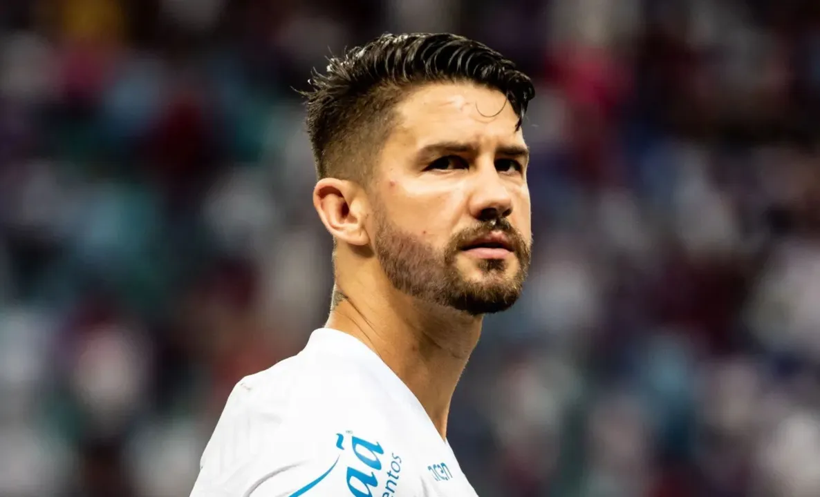 Everaldo em campo pelo Bahia