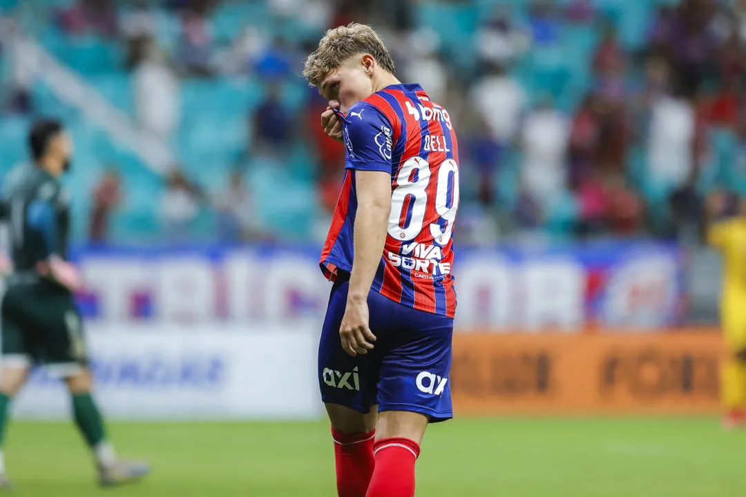 Dell comemorando gol pelo Bahia na Arena Fonte Nova