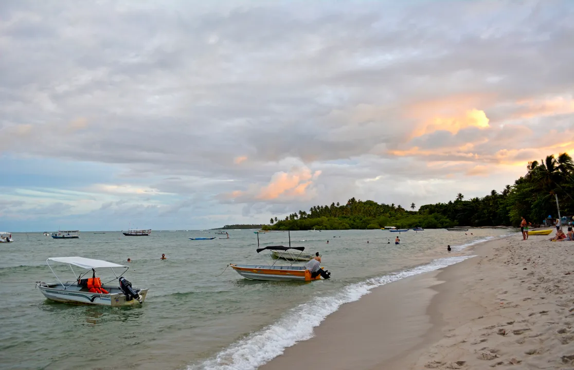 Praia de Moreré virou alvo de polêmica após suposto bloqueio de acesso a trilha