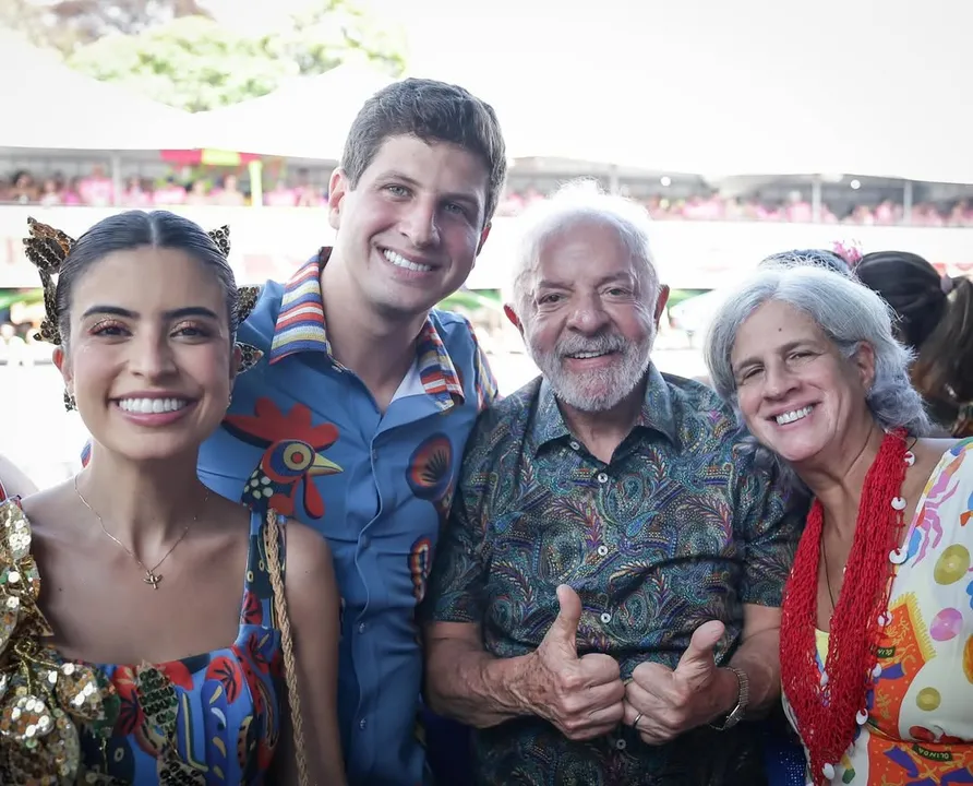 Presidente Lula no Galo da Madugada ao lado do prefeito João Campos