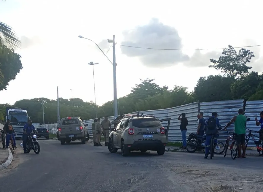 Imagem ilustrativa da imagem Dois homens são mortos a tiros dentro de residência na RMS
