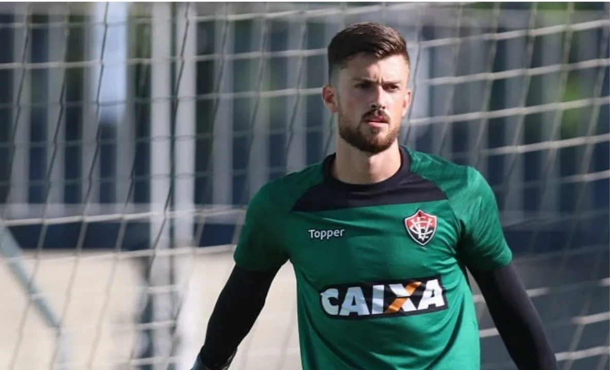 Imagem ilustrativa da imagem Ex-goleiro do Vitória marcado por Ba-Vi sofre gol do meio-campo