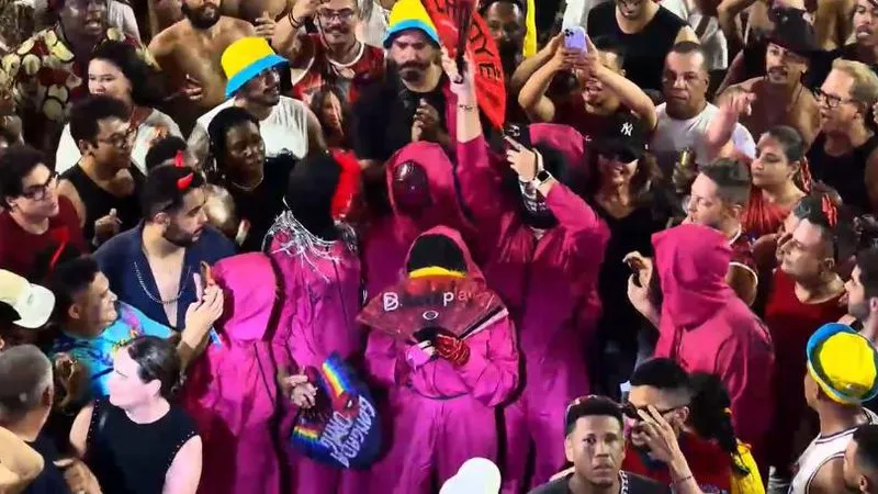 Cantora surpreende público ao aparecer de forma inovadora