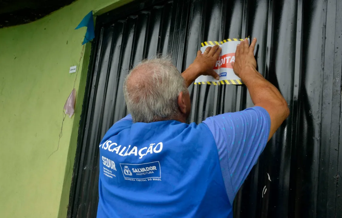 Operação interditou estabelecimentos sem alvará e apreendeu materiais de procedência suspeita