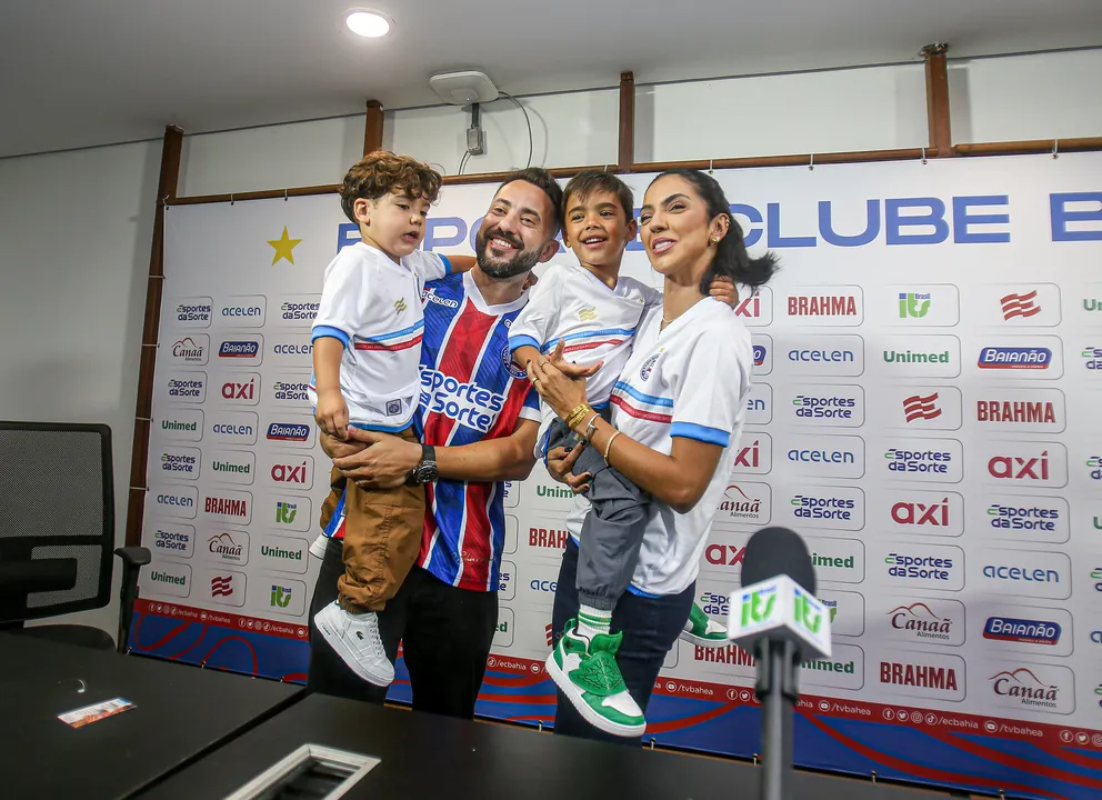Guto e Totói vão participar de bloco infantil comandado por Carla Perez; Marília Nery também revelou os planos ao lado de Éverton Ribeiro durante a folia.