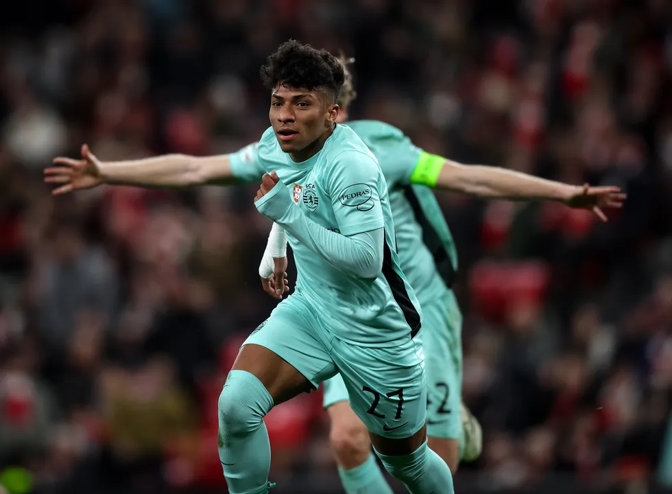 Alisson Santos comemorando gol pelo Sporting