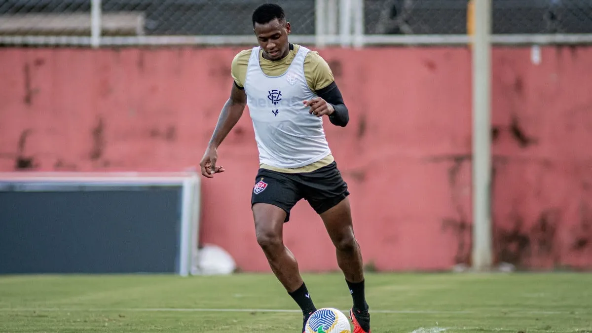 Dudu, volante do Vitória