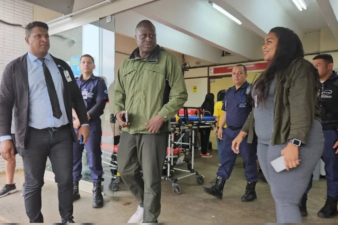 Deputado federal visitou manifestantes atingidos por raio.