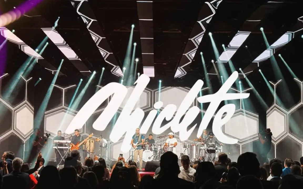 O bloco seria comandado pela banda Chiclete com Banana