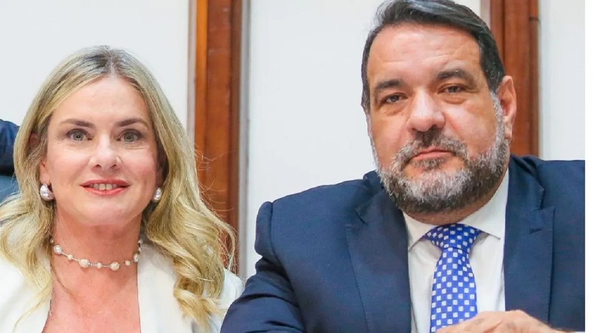 Ivana Bastos propõe homenagem a Alan Sanches.
