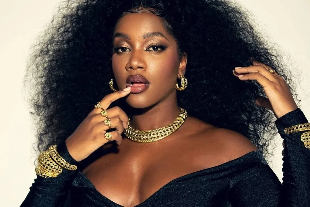 Iza desfilou como rainha de bateria da Imperatriz Leopoldinense