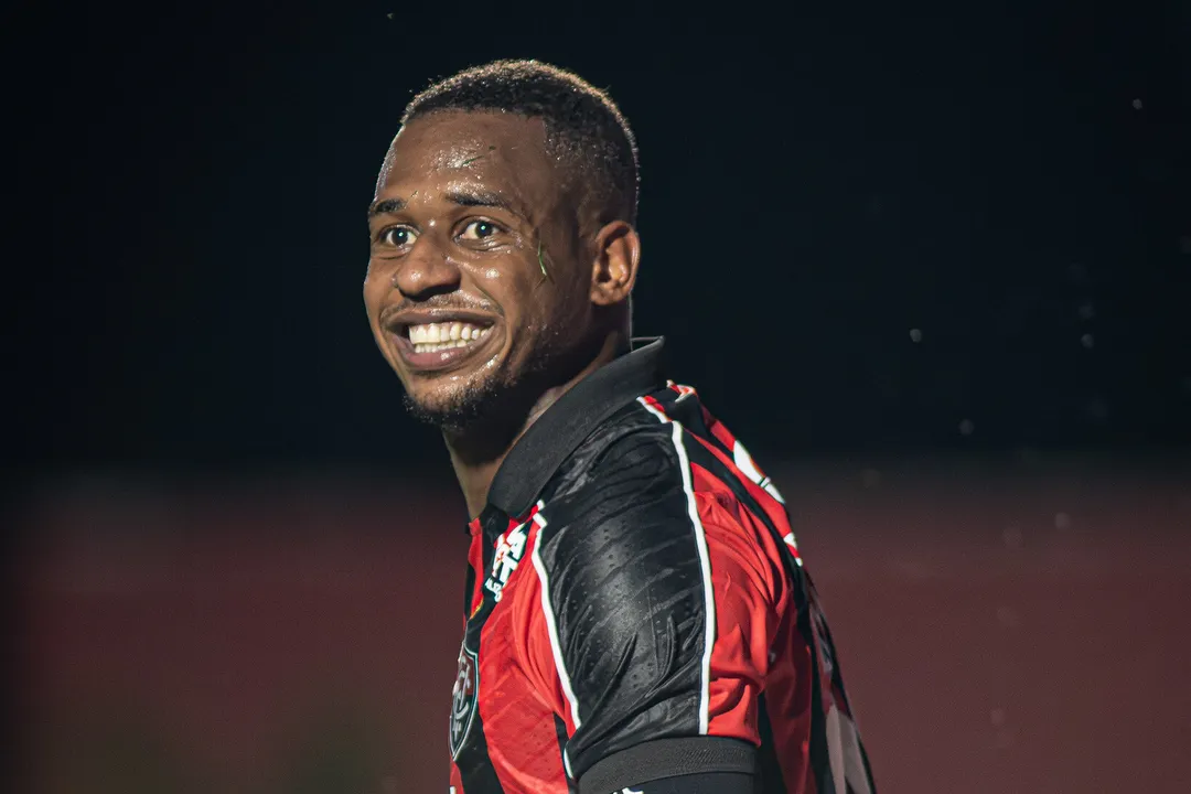 Dudu, volante do Vitória