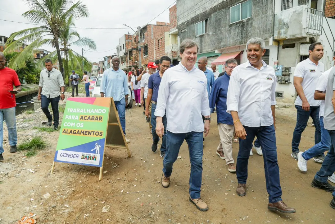 Jerônimo durante vistoria de obra de macrodrenagem