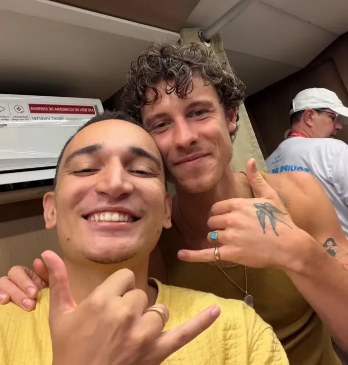 Imagem ilustrativa da imagem João Gomes encontra Shawn Mendes em Salvador: "Falta só o CPF"