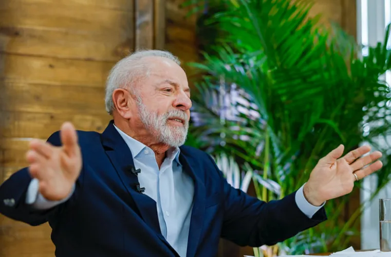 Presidente justificou posição mencionando condenação de 27 anos e três meses de prisão imposta ao ex-mandatário