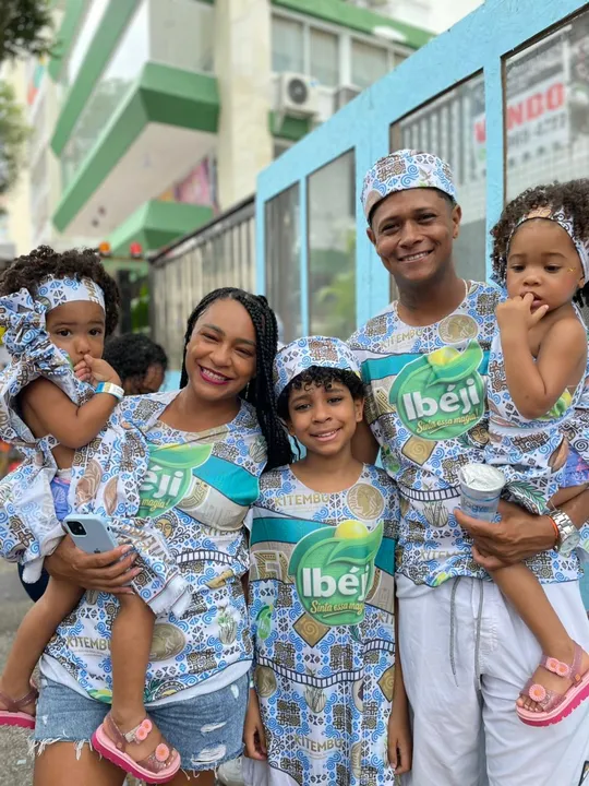 Jéssica, o marido e as filhas